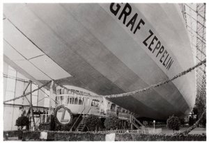 حفل إطلاق Zeppelin LZ127 Graf Zeppelin ، فريدريشهافين ، ألمانيا ، 9 يوليو 1928 1933 بواسطة غير معروف