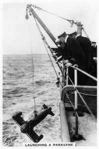 إطلاق بارافين من سفينة حربية HMS Rodney ، 1937 بواسطة غير معروف