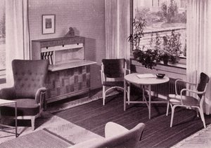 أثاث غرفة المعيشة بواسطة Carl-Axel Acking ، من صنع AB Svenska Mobelfabrikerna ، 1949. بواسطة غير معروف