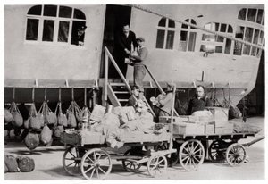 أحكام التحميل ، Zeppelin LZ 127 Graf Zeppelin ، 1933 بواسطة غير معروف