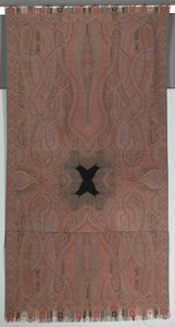 شال طويل مع بوتس متماثل كبير ومركز أسود صغير ، 1855-1862. بواسطة غير معروف