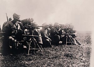 مدفعي آلي ، c1914-c1918 بواسطة غير معروف