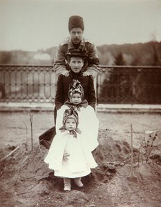 أفراد عائلة دوق فيودور أوفاروف في حوزتهم الريفية ، Porechye ، روسيا ، 1880s بواسطة غير معروف
