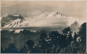مايتي كينتشينجونجا ، c1940 بواسطة غير معروف