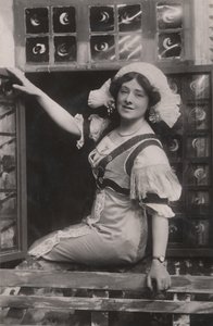 ملكة جمال إيزابيل جاي ، 1879-1927 ، مثل كريستين في الدنمارك الصغير العزيز. ، c1909. بواسطة غير معروف