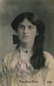 ملكة جمال زينة دير ، 1887-1975 ، c1930. بواسطة غير معروف