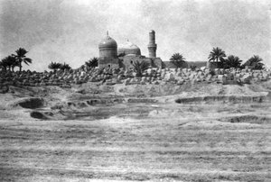 مسجد ومقبرة بالقرب من بغداد ، 1918 بواسطة غير معروف