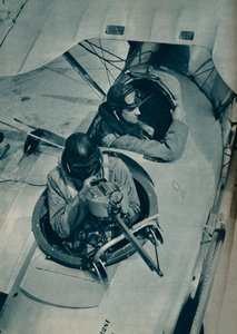 بندقية متحركة لطائرة مقاتلة ذات مقعدين ، c1935 c1937 بواسطة غير معروف