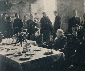 السيد تشرشل مع سلاح الجو الملكي - 615 سرب مقاتل ، 1940s ، 1945. بواسطة غير معروف