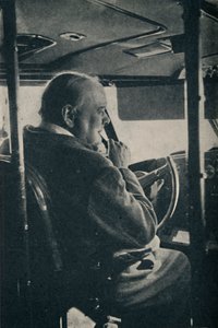 السيد تشرشل مع سلاح الجو الملكي البريطاني - في ضوابط القارب الطائر بيرويك ، 1942 ، 1945. بواسطة غير معروف