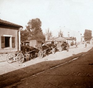 عربات البغل مع الإمدادات ، فردان ، شمال فرنسا ، c1914-c1918 بواسطة غير معروف