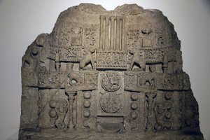 متحف الهند الوطني ، دلهي. أمارافاتي ستوبا التوضيح. لوح غلاف. ساتافانا بواسطة غير معروف