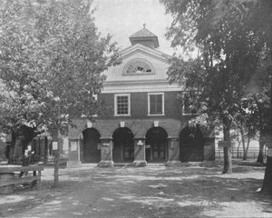 Old Court House، Bowling Green، Virginia، USA، c1900. بواسطة غير معروف