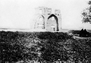 خراب قديم على ضفاف نهر دجلة ، الموصل ، بلاد ما بين النهرين ، 1918 بواسطة غير معروف