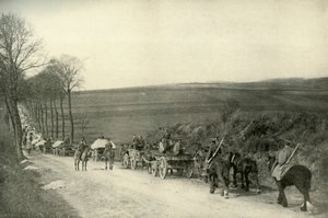 في الطريق إلى الخنادق 1919. بواسطة غير معروف