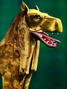 أحد الدعامات المزدوجة لأريكة احتفالية تم العثور عليها في مقبرة توت عنخ آمون ، مصر ، 1933-1934 بواسطة غير معروف