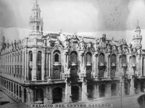 قصر المركز الجاليكي ، 1920s بواسطة غير معروف