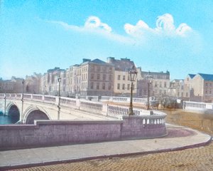 جسر باتريك يظهر تمثال الأب ماثيوز ، c1910 بواسطة غير معروف