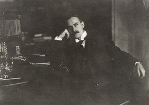 صورة لتوماس مان 1875-1955 ، ج .1910. بواسطة غير معروف