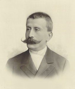صورة لعازف البيانو والملحن موريتز موسكوفسكي 1854-1925. بواسطة غير معروف