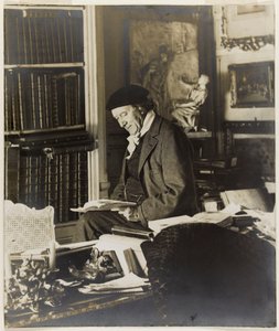صورة للكاتب المسرحي فيكتوريان ساردو 1831-1908. بواسطة غير معروف