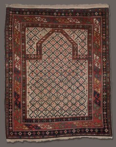 سجادة الصلاة ، ج. 1800s. بواسطة غير معروف