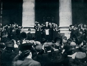 قراءة إعلان الحرب ضد تركيا من التبادل الملكي ، لندن ، 1914 بواسطة غير معروف