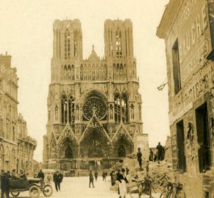كاتدرائية ريمس ، ريمس ، شمال فرنسا ، c1914-c1918 بواسطة غير معروف