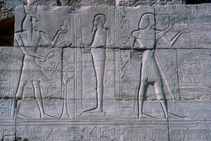 نقش يظهر رمسيس الثاني قبل بتاح ، الرمسيوم ، معبد رعمسيس الثاني ، الأقصر ، مصر ، c1250 قبل الميلاد بواسطة غير معروف