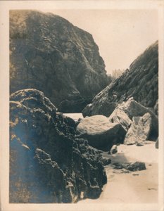 صخور في نيوكواي ، 1927 بواسطة غير معروف