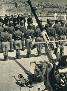 مشاة البحرية الملكية في موكب الاحتفال بالدفاع الناجح عن مالطا ، الحرب العالمية الثانية ، 1943 1944. بواسطة غير معروف