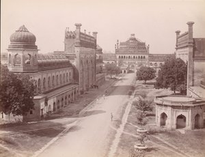 غادر الرومي دروزة وبوابة Bara Imambara مع 'jawab' Facsimilie Gatewa ... ، 1860-70. بواسطة غير معروف