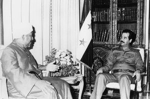 صدام حسين في لقاء العراق 1986 بواسطة غير معروف