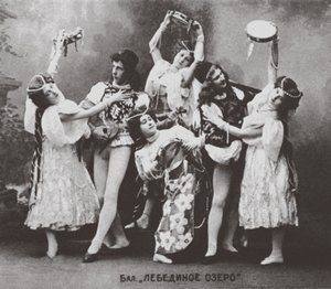 مشهد من بحيرة الباليه سوان ، مسرح ماريانسكي. 1895 بواسطة غير معروف
