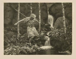 مشهد من فيلم Die Nibelungen: Siegfried بواسطة Fritz Lang ، 1924. بواسطة غير معروف