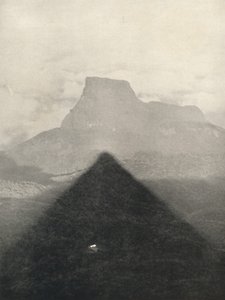 ظل Adamspik عند شروق الشمس ، 1926 بواسطة غير معروف