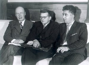 سيرجي بروكوفييف ، دميتري شوستاكوفيتش وأرام خاتشاتوريان ، الملحنون الروس ، 1945 بواسطة غير معروف