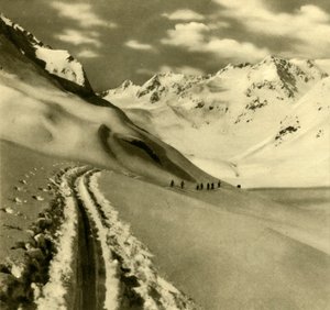 التزلج على جبال الألبير فيرنر الجليدية في جبال الألب ستوباي ، النمسا ، c1935. بواسطة غير معروف
