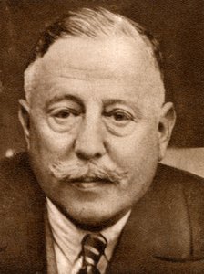 سول جي نيومان ، رئيس راديو بيكتشرز في بريطانيا العظمى ، 1933 بواسطة غير معروف