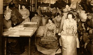 زي موحد في متجر ملابس WAAC ، الحرب العالمية الأولى ، 1914-1918 ، 1933. بواسطة غير معروف
