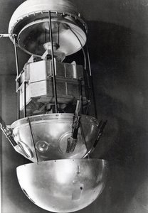 سبوتنيك 1 ، القمر الصناعي الروسي ، 1957 بواسطة غير معروف
