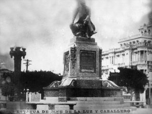 تمثال دون خوسيه دي لا لوز كاباليرو ، 1912 ، 1920 بواسطة غير معروف
