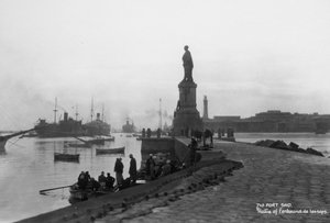 تمثال فرديناند ديليسبس ، بورسعيد ، مصر ، c1920s-c1930s بواسطة غير معروف