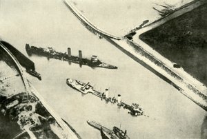 حجب ميناء زيبروج ، 1919. بواسطة غير معروف