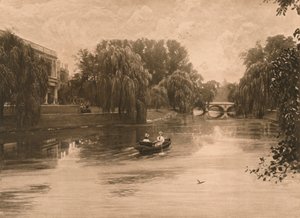 الكاميرا في كامبريدج مع كلية ترينيتي ، 1902 بواسطة غير معروف