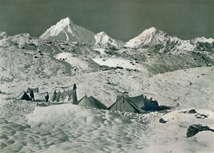 المعسكر أدناه Jongsong La ، c1903 بواسطة غير معروف