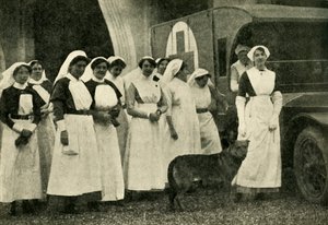 دوقة وستمنستر مع الممرضات ، لو توكيه ، الحرب العالمية الأولى ، 1914 ، c1920. بواسطة غير معروف