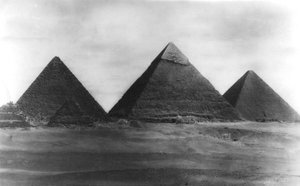 الأهرامات بالجيزة ، مصر ، 1949 بواسطة غير معروف