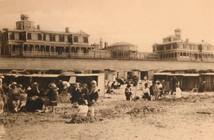 The Royal Residence and the Esplanade، c1928 بواسطة غير معروف