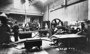 The Silver Rolling Room ، The Royal Mint ، Tower Hill ، لندن ، أوائل القرن العشرين بواسطة غير معروف